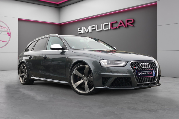AUDI RS4 AVANT